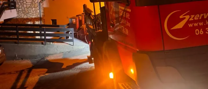 Szerviz Trans konténer munka közben